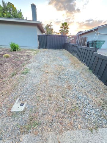 6101 Shenandoah Dr, Sacramento, CA 95841