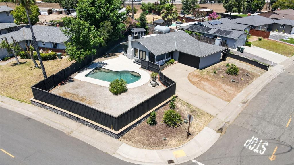 6101 Shenandoah Dr, Sacramento, CA 95841