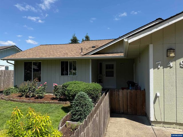 749 2nd Pl, Jefferson, OR 97352