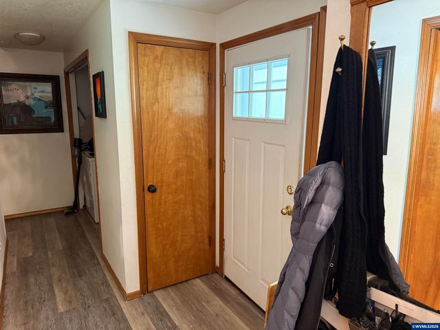 749 2nd Pl, Jefferson, OR 97352
