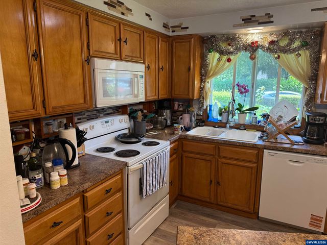 749 2nd Pl, Jefferson, OR 97352