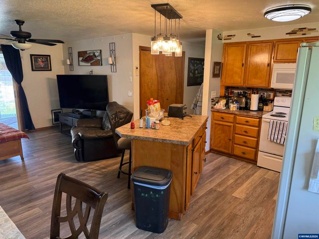 749 2nd Pl, Jefferson, OR 97352
