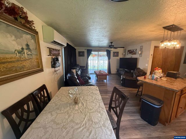 749 2nd Pl, Jefferson, OR 97352