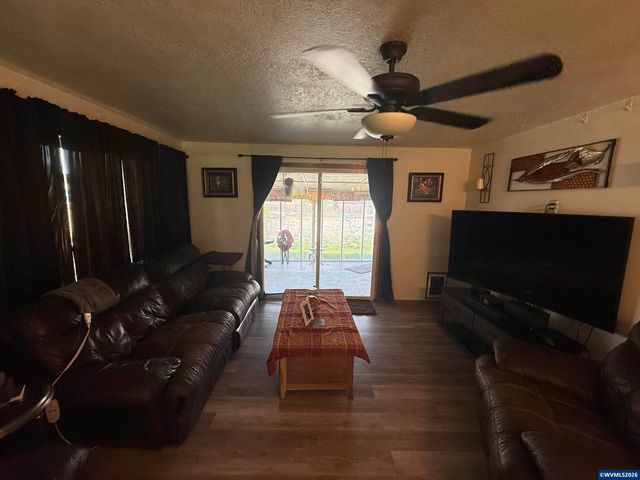 749 2nd Pl, Jefferson, OR 97352