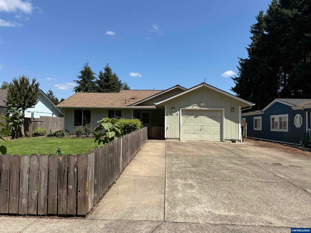 749 2nd Pl, Jefferson, OR 97352
