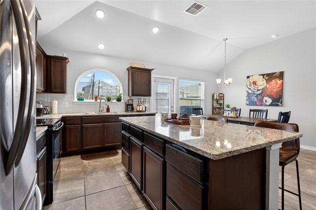 7518 Loyd Neal Dr, Corpus Christi, TX 78414