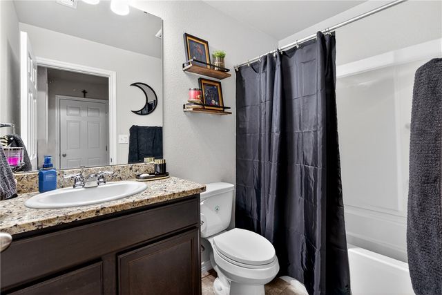 7518 Loyd Neal Dr, Corpus Christi, TX 78414