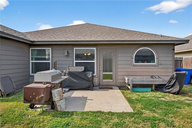 7518 Loyd Neal Dr, Corpus Christi, TX 78414