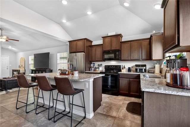 7518 Loyd Neal Dr, Corpus Christi, TX 78414