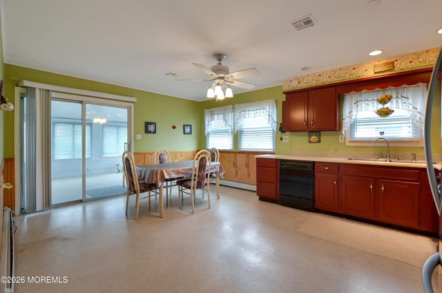 32 Bonaire Drive, Toms River, NJ 08757