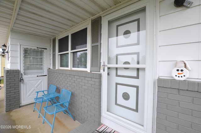 32 Bonaire Drive, Toms River, NJ 08757