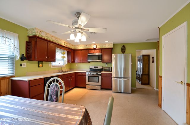 32 Bonaire Drive, Toms River, NJ 08757