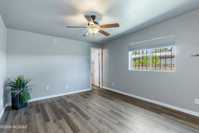 3352 E Fort Lowell Road, Tucson, AZ 85716