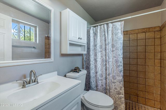 3352 E Fort Lowell Road, Tucson, AZ 85716
