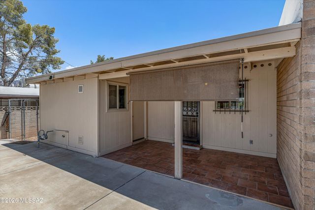 3352 E Fort Lowell Road, Tucson, AZ 85716