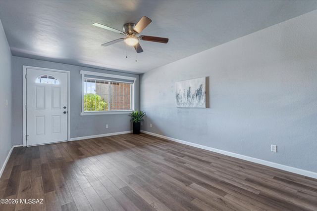 3352 E Fort Lowell Road, Tucson, AZ 85716