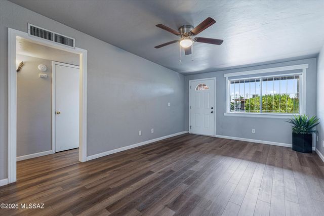 3352 E Fort Lowell Road, Tucson, AZ 85716