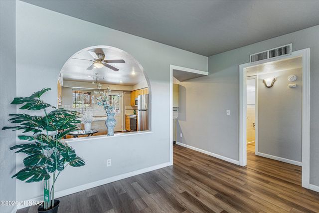 3352 E Fort Lowell Road, Tucson, AZ 85716