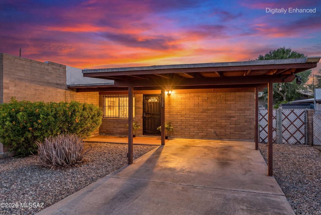 3352 E Fort Lowell Road, Tucson, AZ 85716