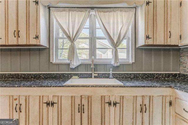 33 Elm Street, Aragon, GA 30104