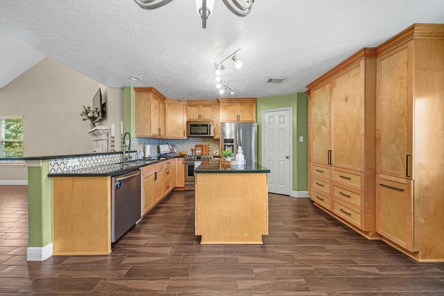 18436 Sunrise Pines Drive, Montgomery, TX 77316