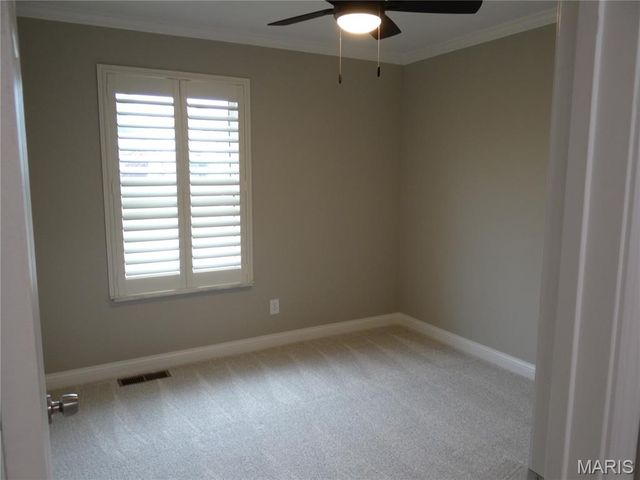 5628 Valleyside Lane, St Louis, MO 63128