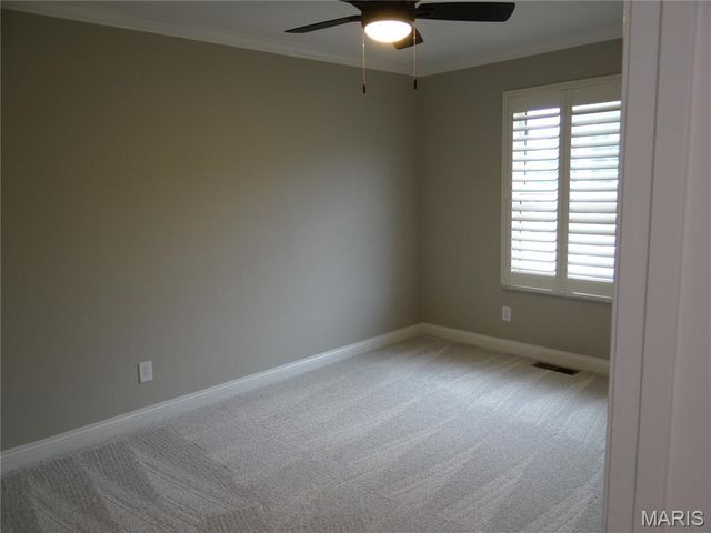 5628 Valleyside Lane, St Louis, MO 63128