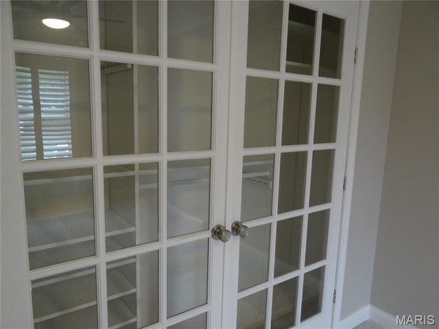 5628 Valleyside Lane, St Louis, MO 63128