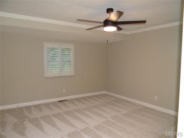 5628 Valleyside Lane, St Louis, MO 63128