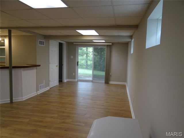 5628 Valleyside Lane, St Louis, MO 63128