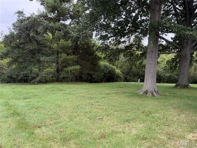 5628 Valleyside Lane, St Louis, MO 63128