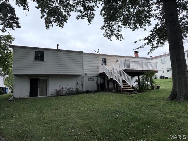 5628 Valleyside Lane, St Louis, MO 63128