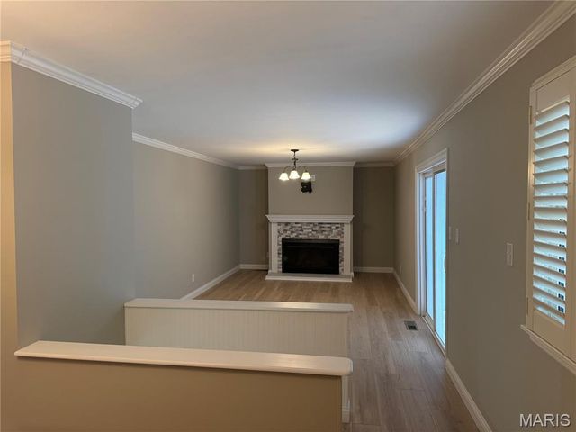 5628 Valleyside Lane, St Louis, MO 63128
