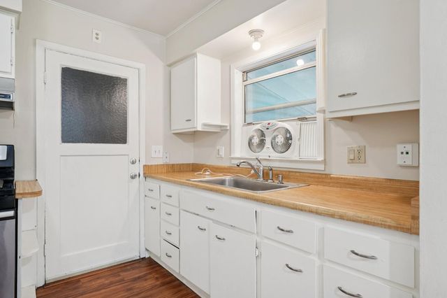 3241 Belmont Way, Sacramento, CA 95815