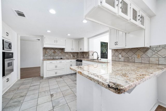 3142 Frontier Drive, Sugar Land, TX 77479