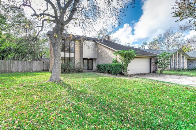 3142 Frontier Drive, Sugar Land, TX 77479