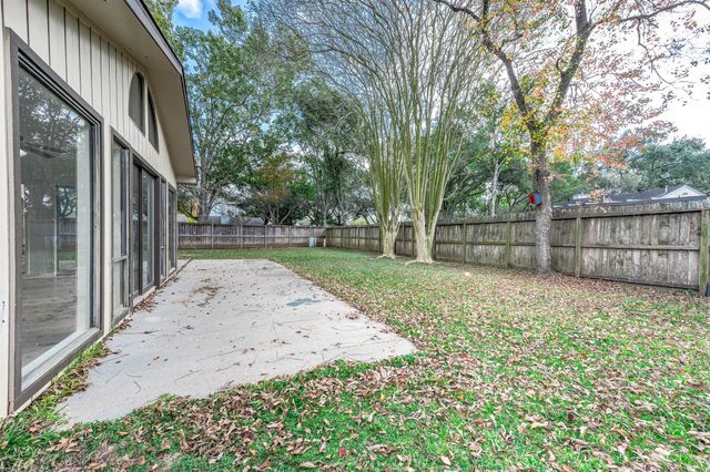 3142 Frontier Drive, Sugar Land, TX 77479