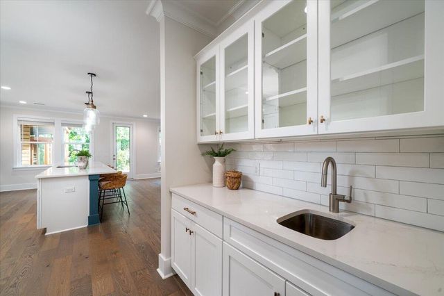 1291 S Barksdale Road, Mount Pleasant, SC 29464
