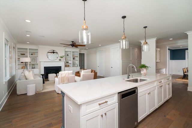 1291 S Barksdale Road, Mount Pleasant, SC 29464