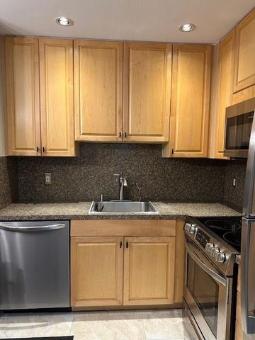 110 Cypress Club Dr 101, Pompano Beach, FL 33060