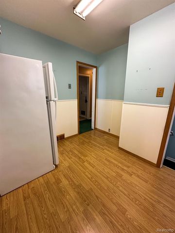 782 Cleveland Avenue, Lincoln Park, MI 48146