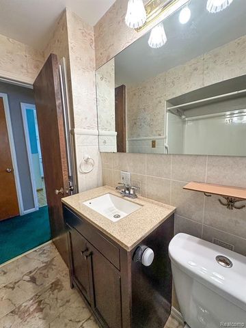 782 Cleveland Avenue, Lincoln Park, MI 48146