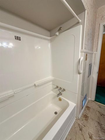 782 Cleveland Avenue, Lincoln Park, MI 48146