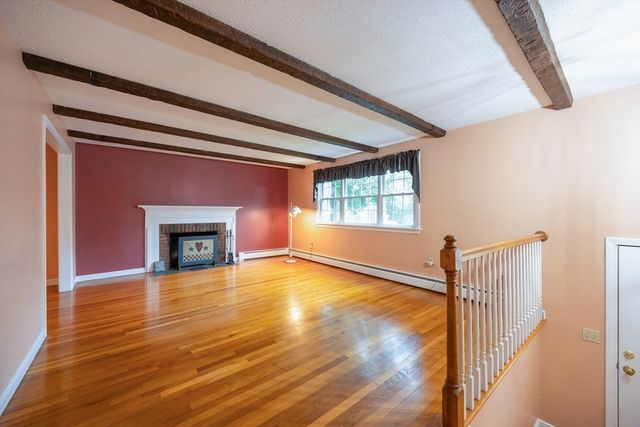 6 Clearview Dr, Milford, MA 01757