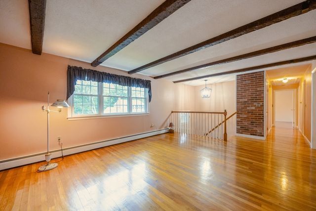 6 Clearview Dr, Milford, MA 01757