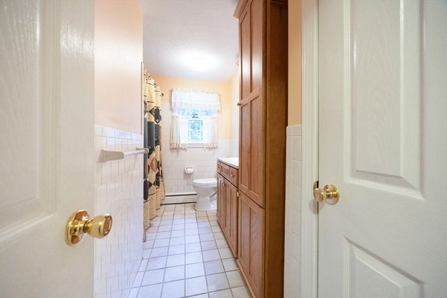 6 Clearview Dr, Milford, MA 01757