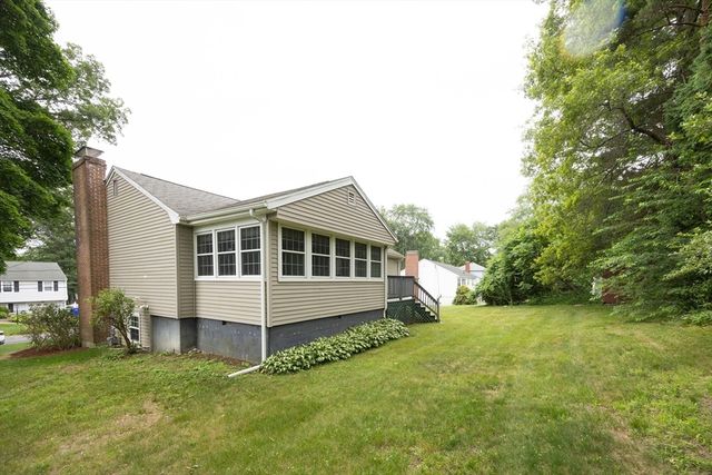 6 Clearview Dr, Milford, MA 01757