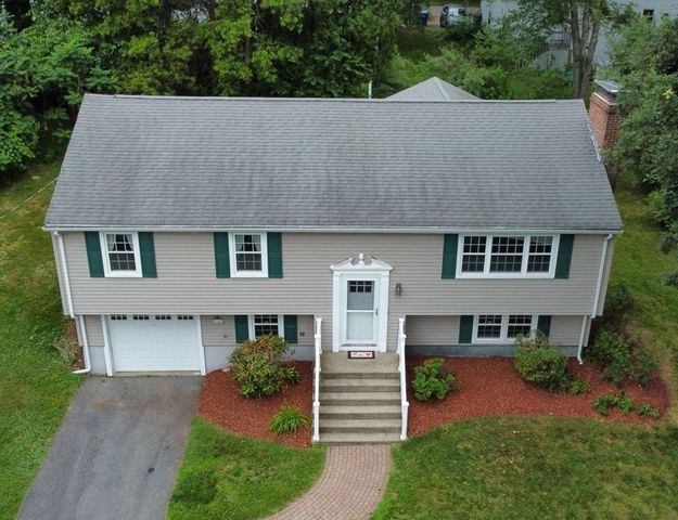 6 Clearview Dr, Milford, MA 01757