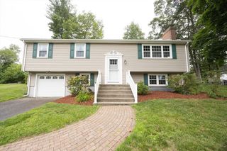6 Clearview Dr, Milford, MA 01757
