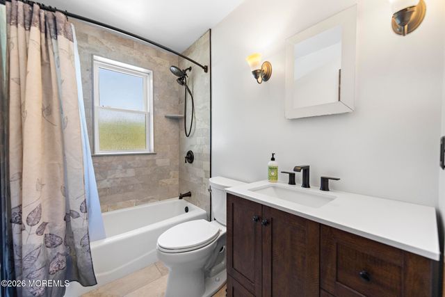 16 S Maple Avenue, Tuckerton, NJ 08087